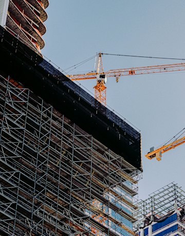Construction crane